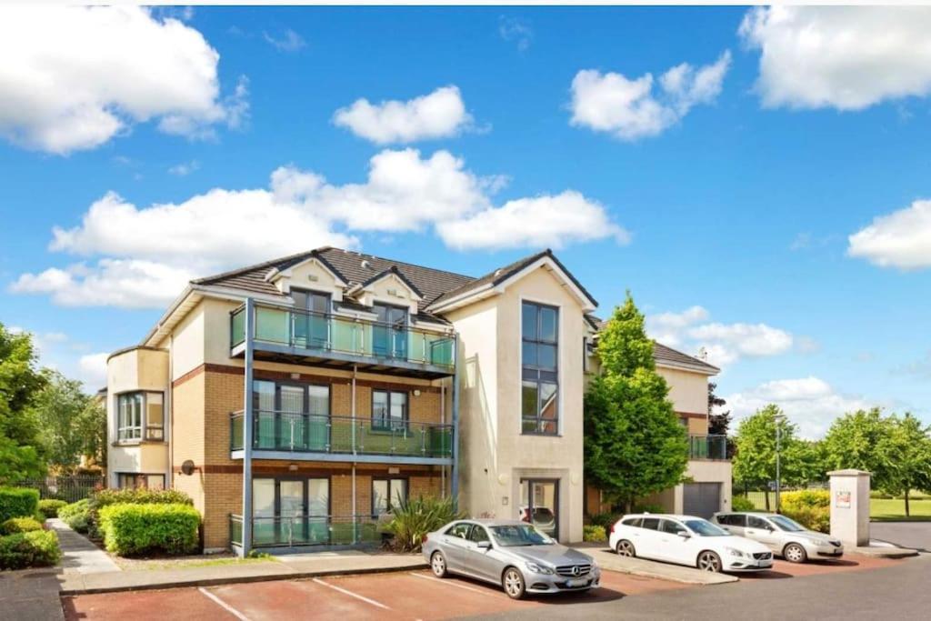 Dublin Airport Large 2 Bedroom Luxury Serviced Apartment Exterior photo